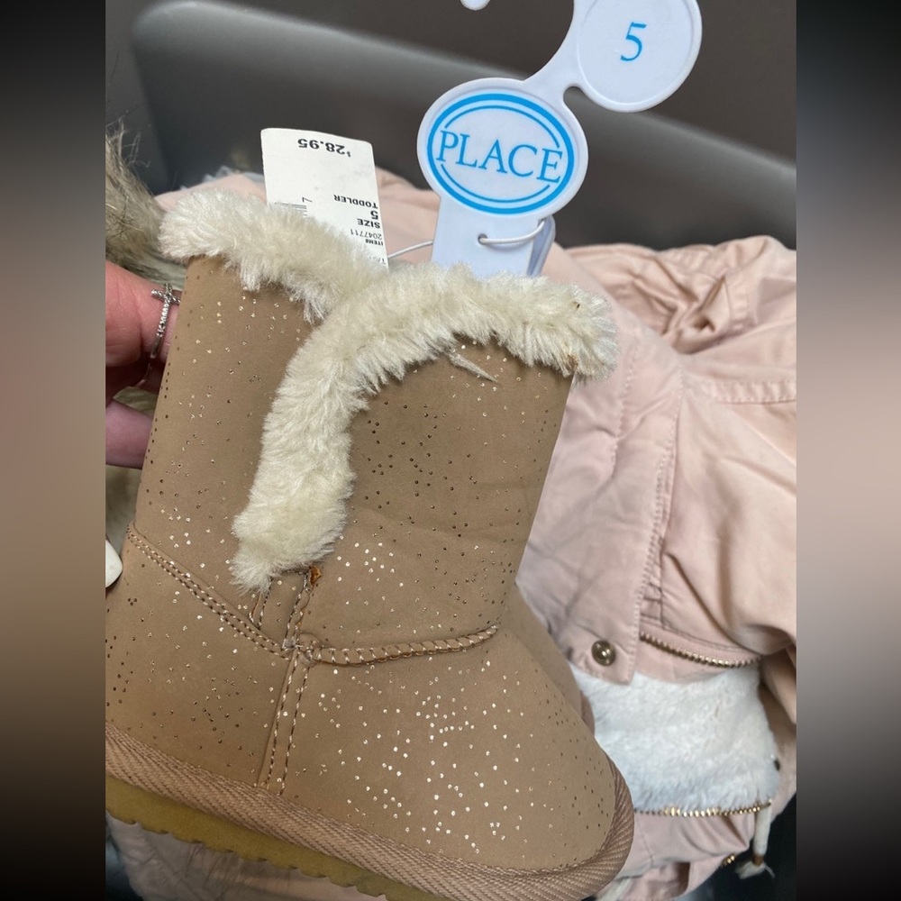 Girls boots